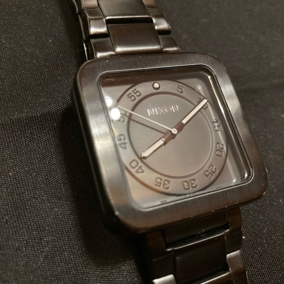 Nixon The Riot “Throw Down” Watch - Picture 3 of 5